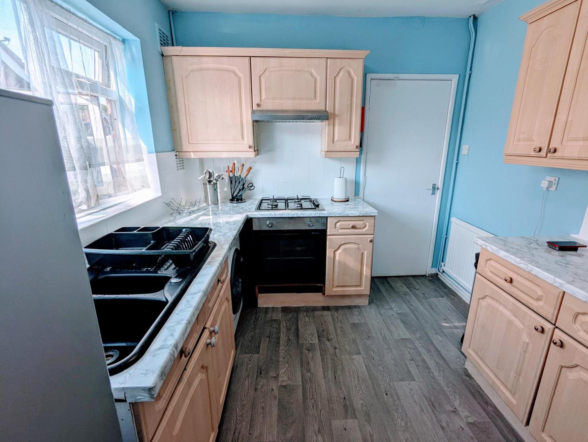 Holiday home Large 5-br House, Driveway, Garden, 2 Baths